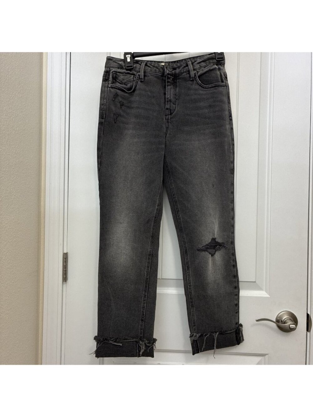 Unpublished Jeans HEATHER Distressed Cropped Mom Jeans 29” x 26” Rise Is 10”